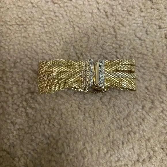 Hobe Mesh Gold Bracelet - Picture 6 of 9